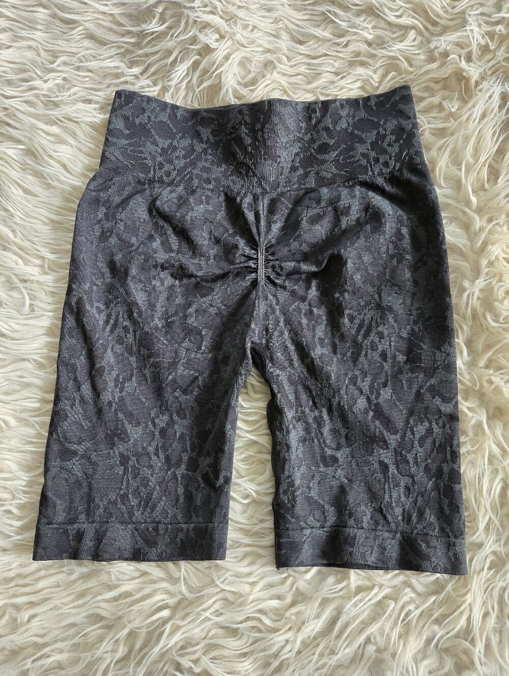 Gymshark Cycling Shorts - Picture 4 of 4